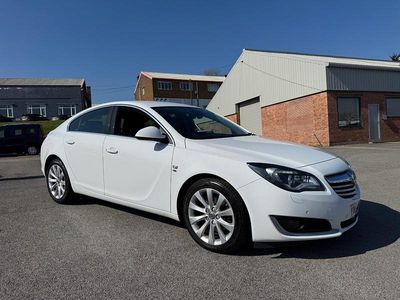 Used Vauxhall Insignia Elite 163 HP (119 kW) 2014 White Hatchback