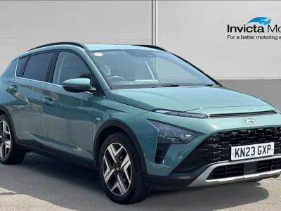 Used Hyundai Bayon Premium 100 HP (73 kW) 2023 Mangrove green pearl SUV