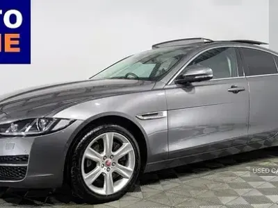 Gebraucht Jaguar XE Portfolio 180 PS (132 kW) 2017 Grau Limousine