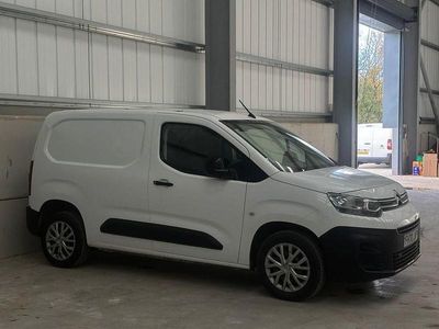 Used Citroën Berlingo 100 HP (73 kW) 2020 White MPV