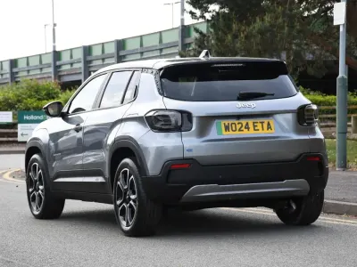Usado Jeep Avenger EV Summit 113 kW (154 HP) 2024 Cinzento SUV