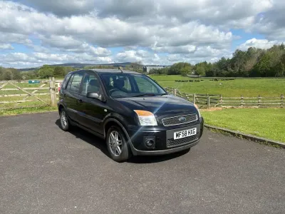 Used Ford Fusion Zetec 80 HP (58 kW) 2008 Black Hatchback