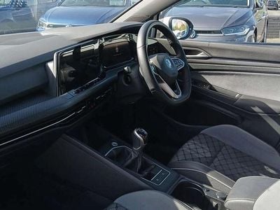 Begagnad VW Golf VII R-line 2021 Vit Halvkombi