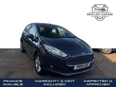 Usado Ford Fiesta Zetec 2015 Cinzento Citadino