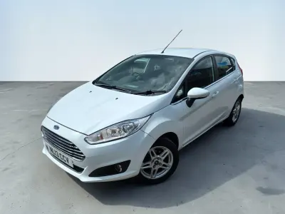 Used Ford Fiesta Zetec 82 HP (60 kW) 2013 White Hatchback