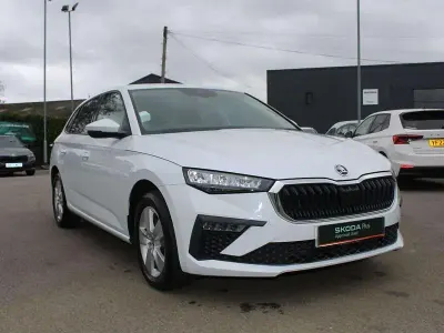 Gebraucht Skoda Scala SE 85 PS (62 kW) 2025 Weiß Kleinwagen