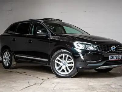 Usado Volvo XC60 SE Lux 220 CV (161 kW) 2017 Negro SUV