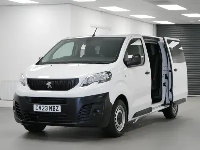 Used Peugeot Expert Premium 145 HP (106 kW) 2023 White Van