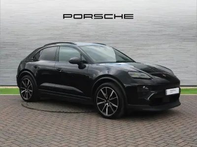 Begagnad Porsche Macan 300 kW (408 HK) 2025 Svart SUV