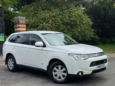 Used Mitsubishi Outlander 150 HP (110 kW) 2014 White SUV