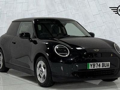 Black Used 2024 Mini Cooper SE Hatch Hatchback | £25,854 (Fair price)
