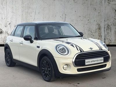 Used Mini Cooper Hatch 134 HP (98 kW) 2018 White Hatchback