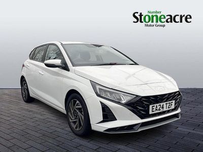 Used Hyundai i20 Advanced 99 HP (72 kW) 2024 White Hatchback