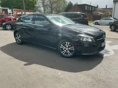 Begagnad Mercedes A180 Executive 2016 Svart Halvkombi
