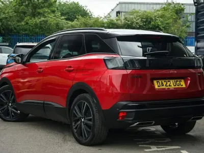Used Peugeot 3008 Premium 222 HP (163 kW) 2022 Red SUV
