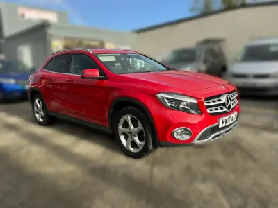 Usado Mercedes GLA200 136 HP (100 kW) 2017 Vermelho SUV