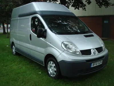 Used Renault Trafic 2010 Silver MPV