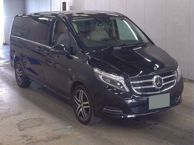 Mercedes V220