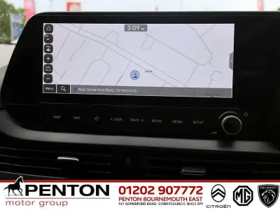 Used Hyundai i20 Premium 100 HP (73 kW) 2024 White Hatchback