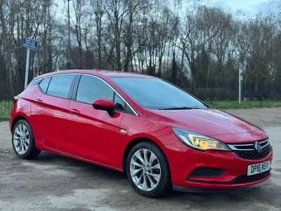 Used Vauxhall Astra Design Edition 136 HP (100 kW) 2016 Red Hatchback