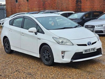 Used Toyota Prius 2015 White Hatchback