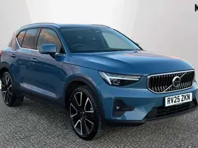 Usado Volvo XC40 Ultra 161 HP (118 kW) 2025 Azul SUV