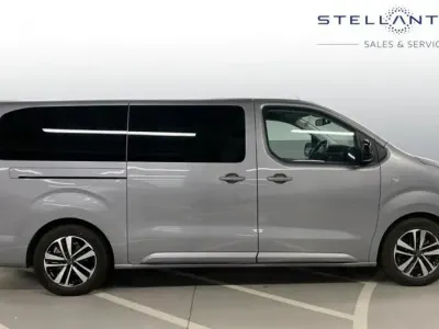 Second-hand Peugeot e-Traveller Allure 98 kW (134 CP) 2024 Gri Monovolum
