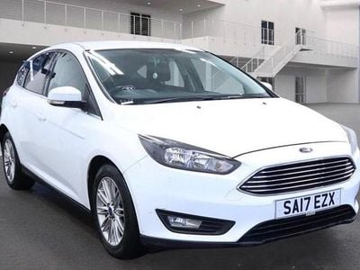 Used Ford Focus Zetec 120 HP (88 kW) 2017 White Hatchback