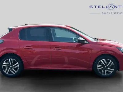 Used Peugeot 208 Allure+ 99 HP (72 kW) 2023 Red Hatchback