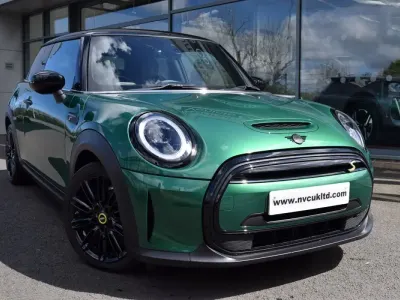 Begagnad Mini Cooper S Hatch 135 kW (184 HK) 2023 Grön Halvkombi