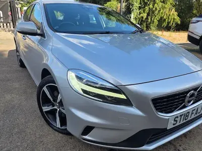 Used Volvo V40 R-Design 122 HP (89 kW) 2018 Silver Hatchback