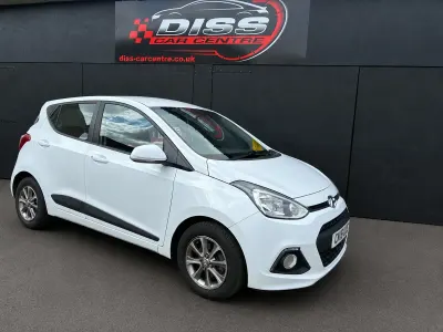 Used Hyundai i10 Premium 87 HP (63 kW) 2016 White Hatchback