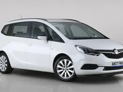 Used Vauxhall Zafira Tourer Design Edition 140 HP (102 kW) 2017 White MPV