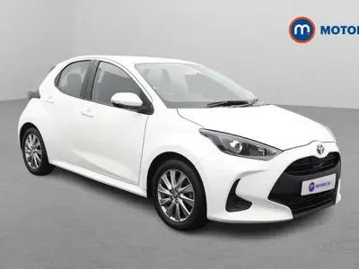 Used Toyota Yaris 116 HP (85 kW) 2023 White Hatchback