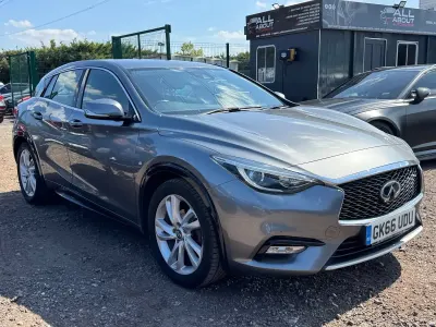 Used Infiniti Q30 Business 109 HP (80 kW) 2016 Grey Hatchback