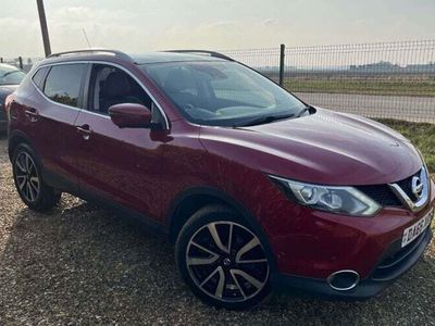 Red Used 2016 Nissan Qashqai Tekna SUV | £10,699 (Fair price)