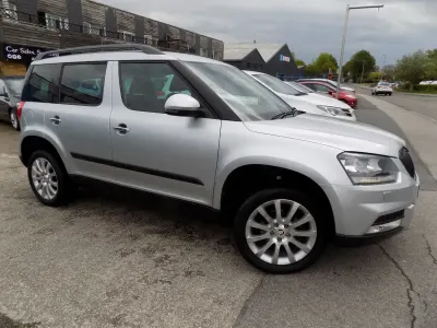 Usado Skoda Yeti SE 110 CV (80 kW) 2016 Plateado SUV
