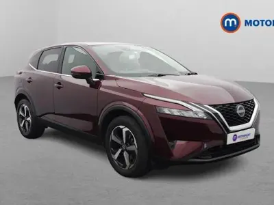 Używany Nissan Qashqai N-Connecta 158 KM (116 kW) 2022 Czerwony SUV