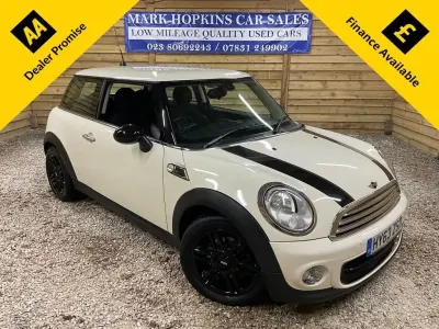Begagnad Mini ONE Hatch 98 HK (72 kW) 2014 Vit Halvkombi