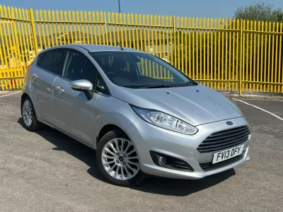 Usado Ford Fiesta Titanium 2013 Prateado Citadino
