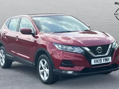 Used Nissan Qashqai Acenta Premium 140 HP (102 kW) 2019 Red SUV