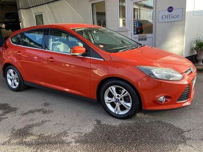 Used Ford Focus Zetec 125 HP (91 kW) 2013 Red Hatchback