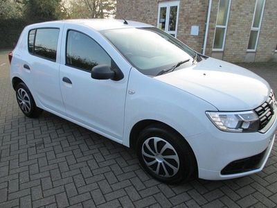 Used Dacia Sandero Essentiel 2018 White Hatchback