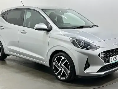 Used Hyundai i10 Premium 84 HP (61 kW) 2022 Silver Hatchback