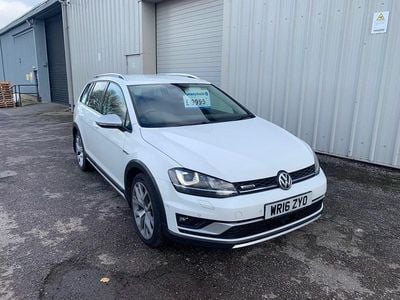 Used VW Golf VII 2016 White Estate