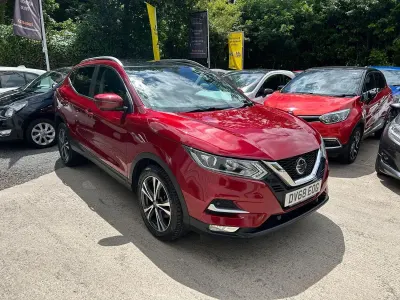 Used Nissan Qashqai N-Connecta 2018 Red SUV