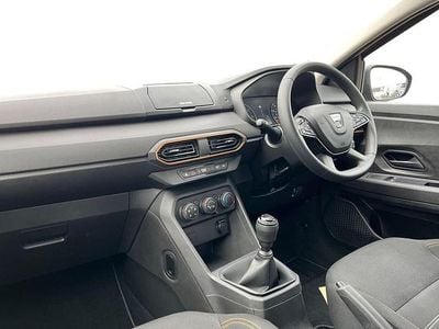 Used Dacia Sandero Essentiel 91 HP (66 kW) 2022 Orange Hatchback