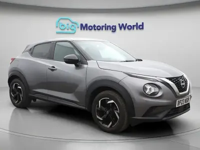 Usado Nissan Juke N-Connecta 114 HP (83 kW) 2023 Cinzento SUV
