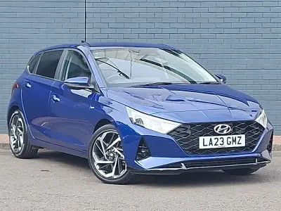 Used Hyundai i20 Premium 100 HP (73 kW) 2023 Blue Hatchback