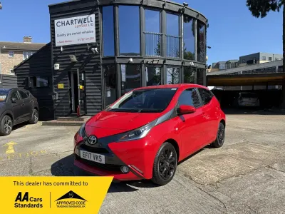 Gebraucht Toyota Aygo x-style 69 PS (50 kW) 2017 Rot Kleinwagen